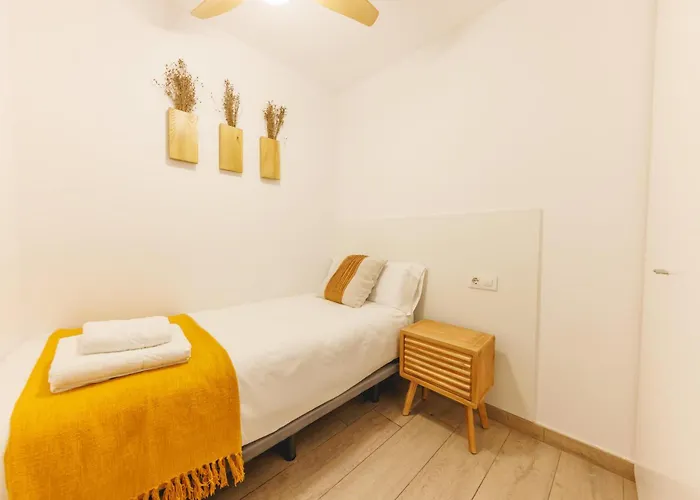 Bravissimo Argenteria 25, Monthly Girona